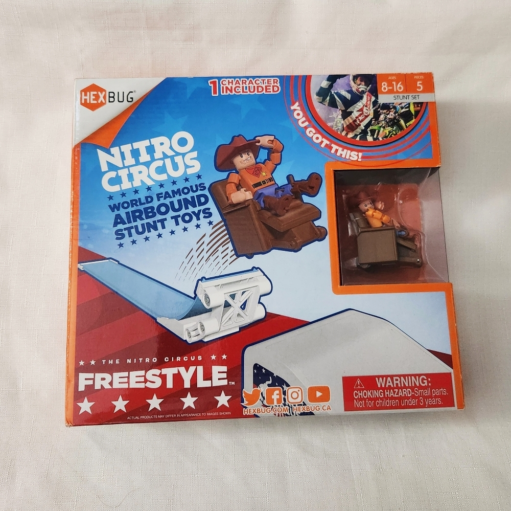 Hexbug Nitro Circus Freestyle Ramp Stunt Set (Includes Character) NEW in box